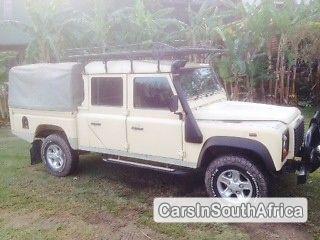 Land Rover Defender Manual 2005 - image 4