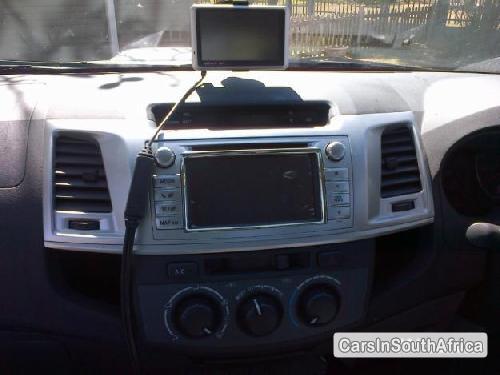 Toyota Hilux 2012 - image 5