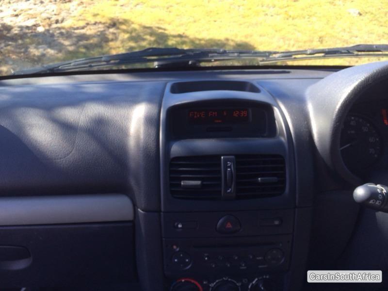Renault Clio Manual 2006 - image 5