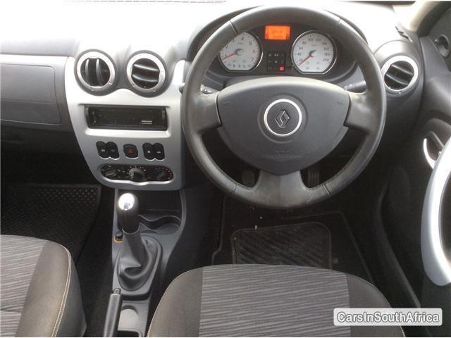 Renault Sandero Manual 2011 - image 5