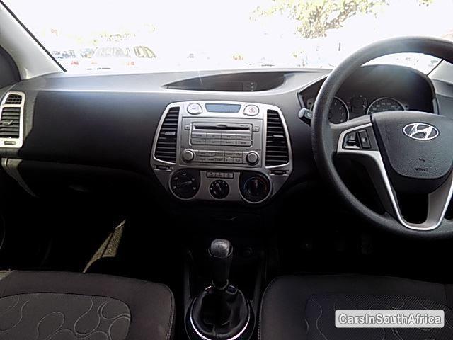 Hyundai i20 Manual 2011 - image 5