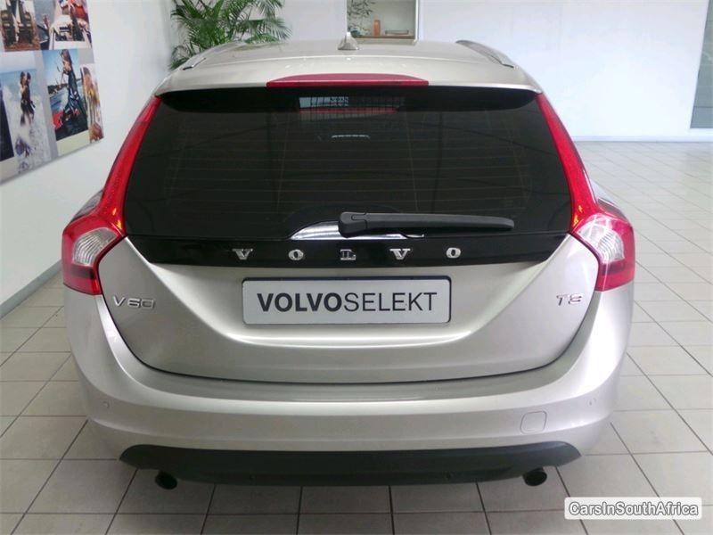 Volvo V60 Manual 2011 - image 5