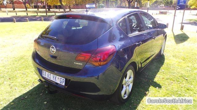 Opel Astra Manual 2012 - image 5