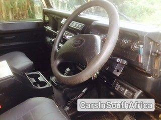 Land Rover Defender Manual 2005 - image 5