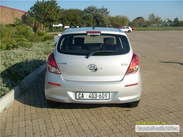 Hyundai i20 Manual 2013 - image 5