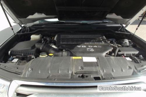 Toyota Land Cruiser Automatic 2010 - image 6