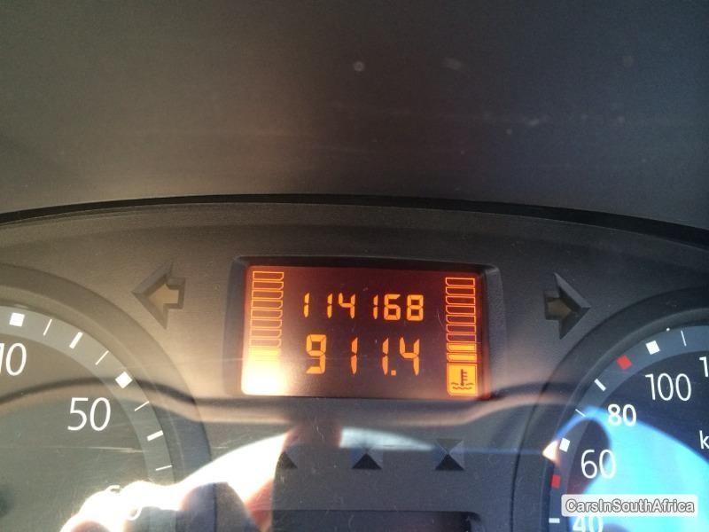 Renault Clio Manual 2006 - image 6