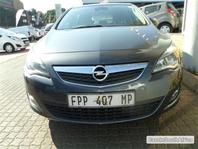 Opel Astra Manual 2011 - image 6