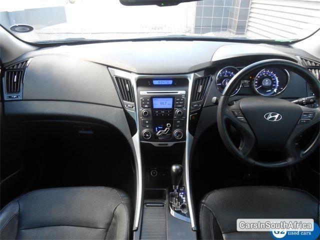 Hyundai Sonata Automatic 2012 - image 6