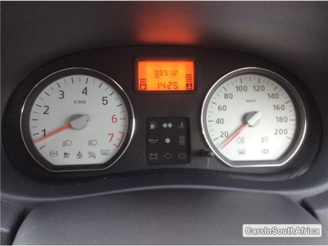 Renault Sandero Manual 2011 - image 6