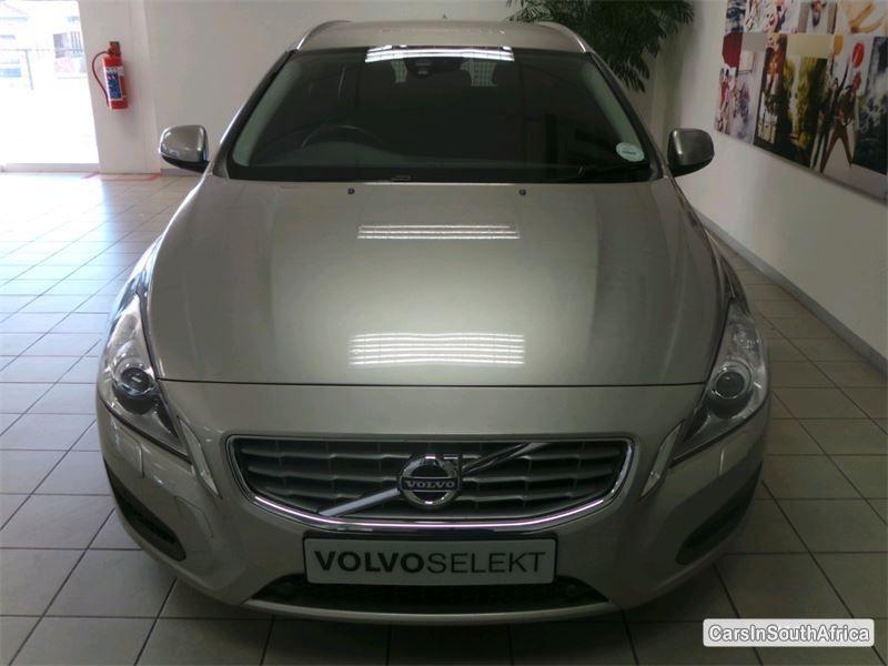 Volvo V60 Manual 2011 - image 6
