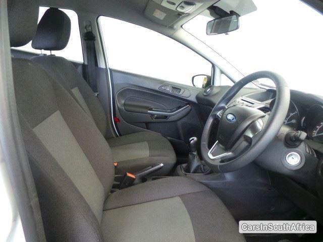 Ford Fiesta Manual 2015 - image 6