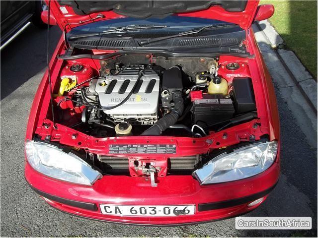 Renault Megane Automatic 2000 - image 6