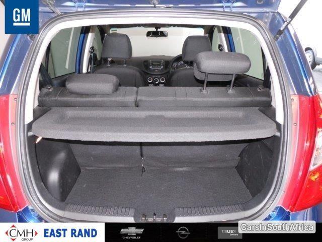 Hyundai i10 Manual 2012 - image 6