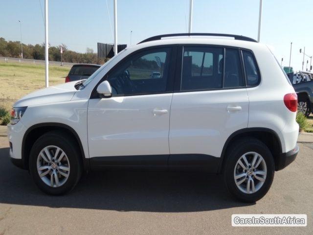 Pictures of Volkswagen Tiguan Manual 2012