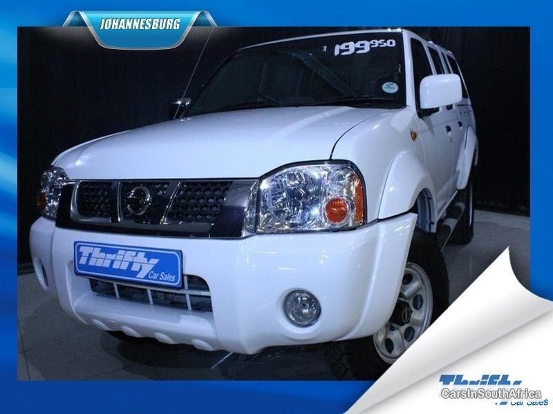 Pictures of Nissan NP300 Manual 2012
