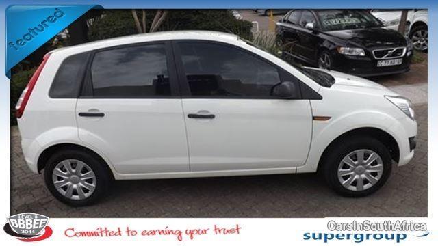 Pictures of Ford Figo Manual 2015