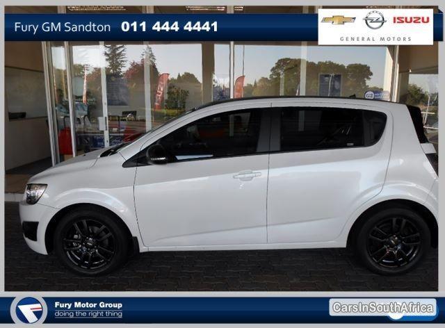 Pictures of Chevrolet Sonic Manual 2015