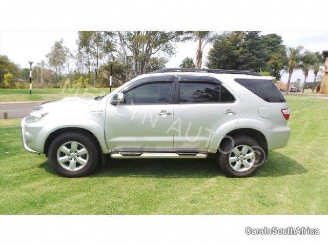 Picture of Toyota Fortuner Automatic 2011
