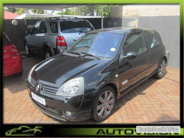 Pictures of Renault Clio Manual 2005