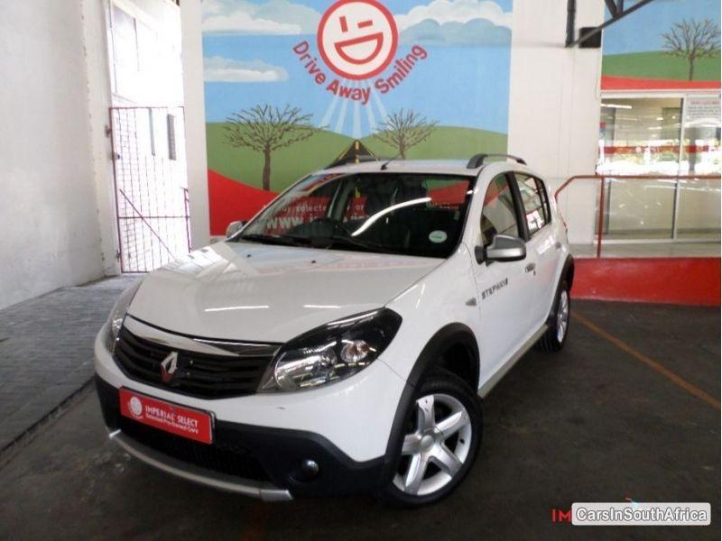 Pictures of Renault Sandero Manual 2011