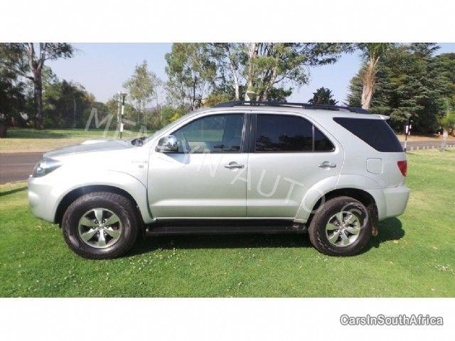 Picture of Toyota Fortuner Manual 2008