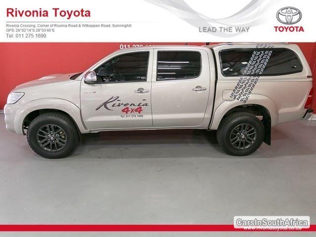 Toyota Hilux Automatic 2014