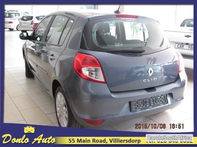 Pictures of Renault Clio Manual 2011