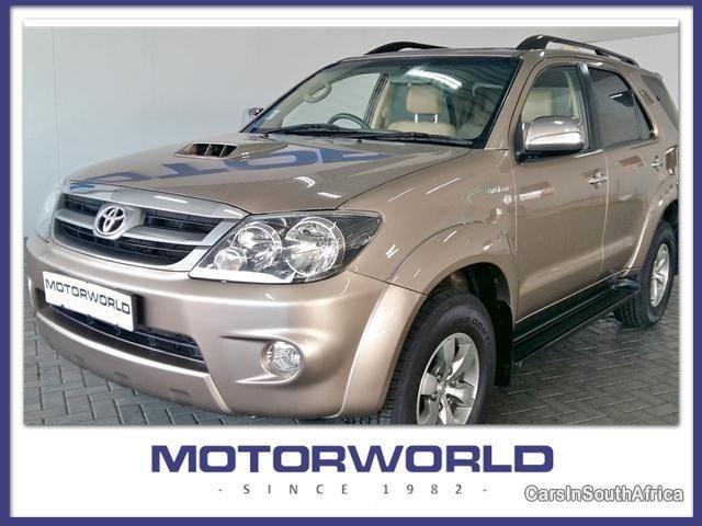 Toyota Fortuner Manual 2008 - image 2