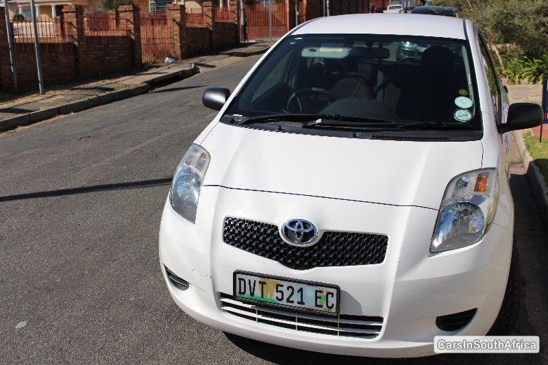 Toyota Yaris Manual 2009 - image 2