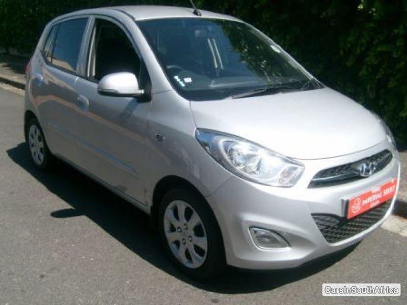 Hyundai i10 Manual 2013 - image 2