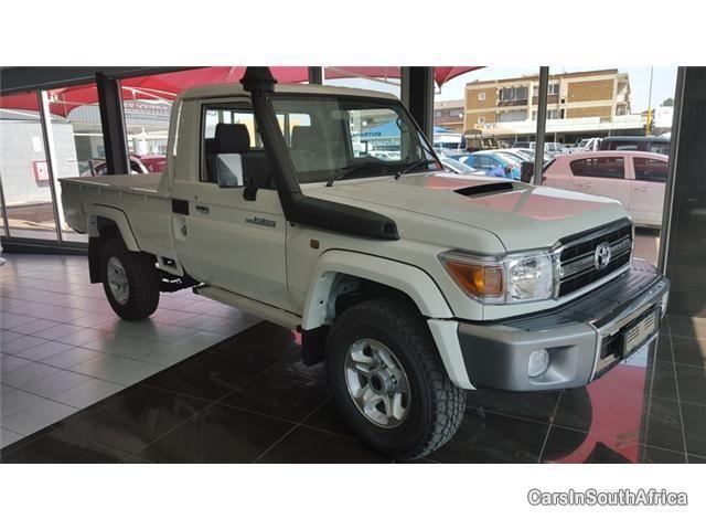 Toyota Land Cruiser Manual 2015 - image 2