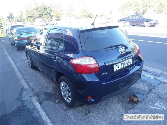 Toyota Auris Manual 2011 - image 2