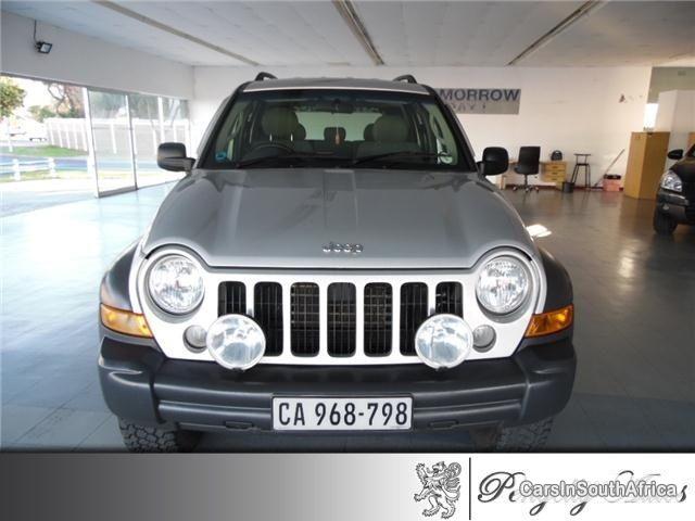 Jeep Cherokee Automatic 2007 - image 2