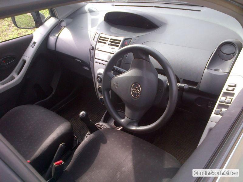 Toyota Yaris Manual 2008 - image 2