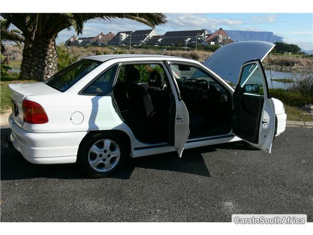 Opel Astra Manual 1997 - image 2