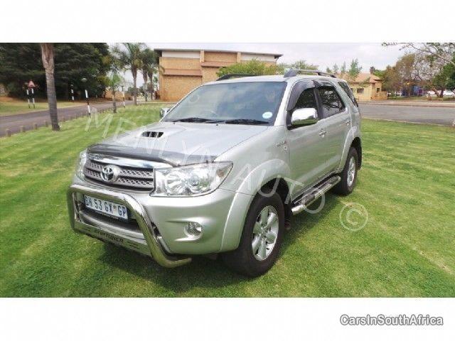 Toyota Fortuner Automatic 2011