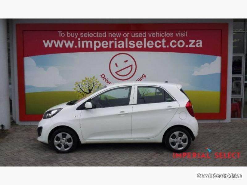 Kia Picanto Manual 2011 - image 2