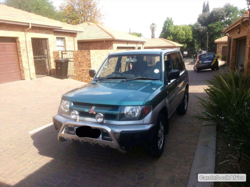 Mitsubishi Pajero Manual 1999 - image 2