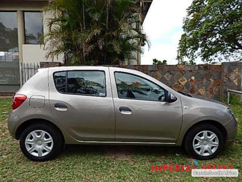 Renault Sandero Manual 2014 - image 2