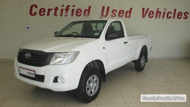Toyota Hilux Manual 2014 - image 2
