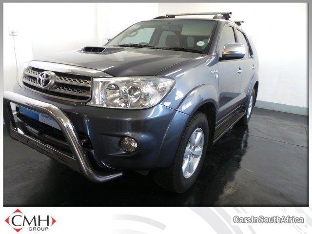 Toyota Fortuner Automatic 2011 - image 2
