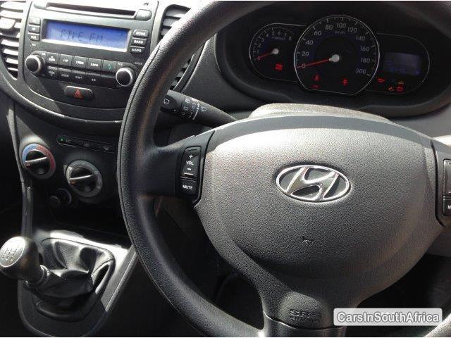 Hyundai i10 Manual 2014 - image 2