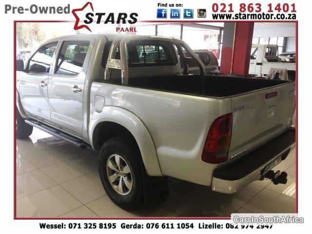 Toyota Hilux Manual 2009 - image 3