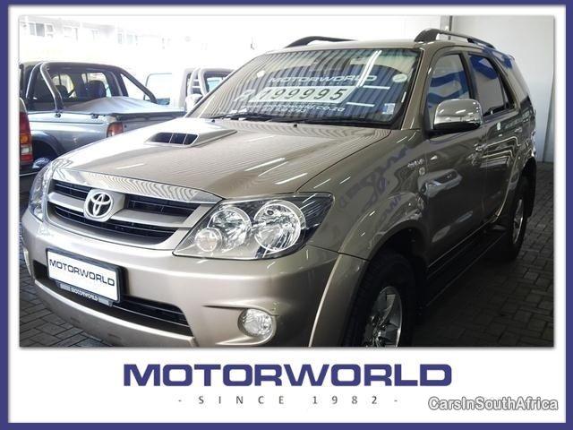 Toyota Fortuner Manual 2008 - image 3