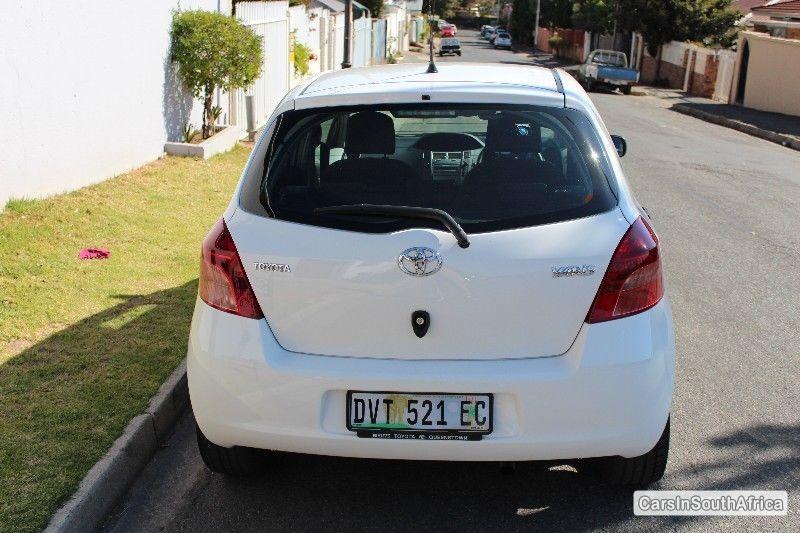 Toyota Yaris Manual 2009 - image 3
