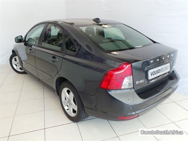 Volvo S40 Manual 2010 - image 3