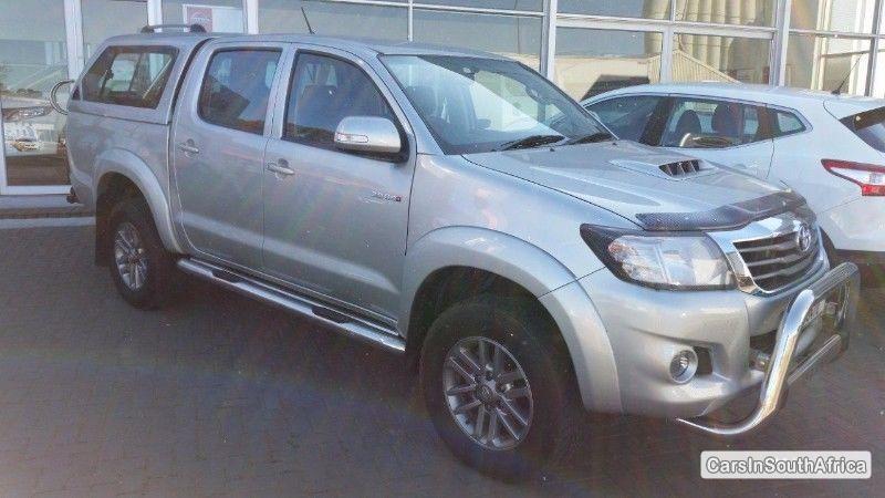 Toyota Hilux Manual 2013 - image 3