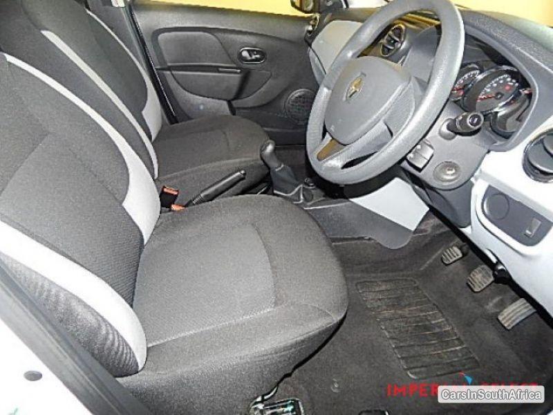 Renault Sandero Manual 2014 - image 3