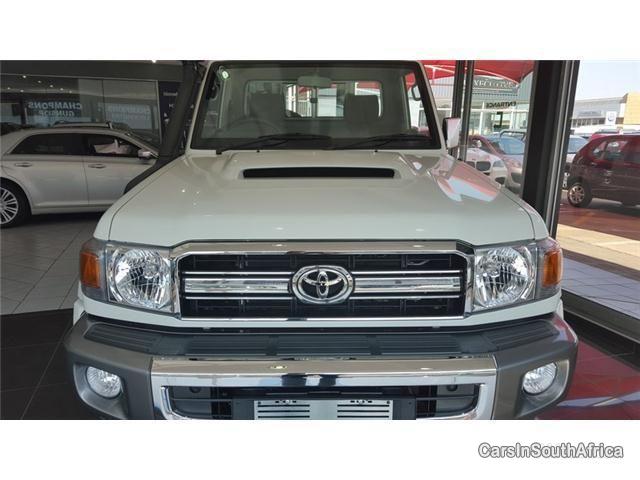 Toyota Land Cruiser Manual 2015 - image 3